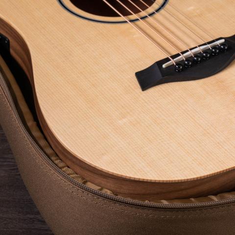 アコースティックギター | Taylor Guitars